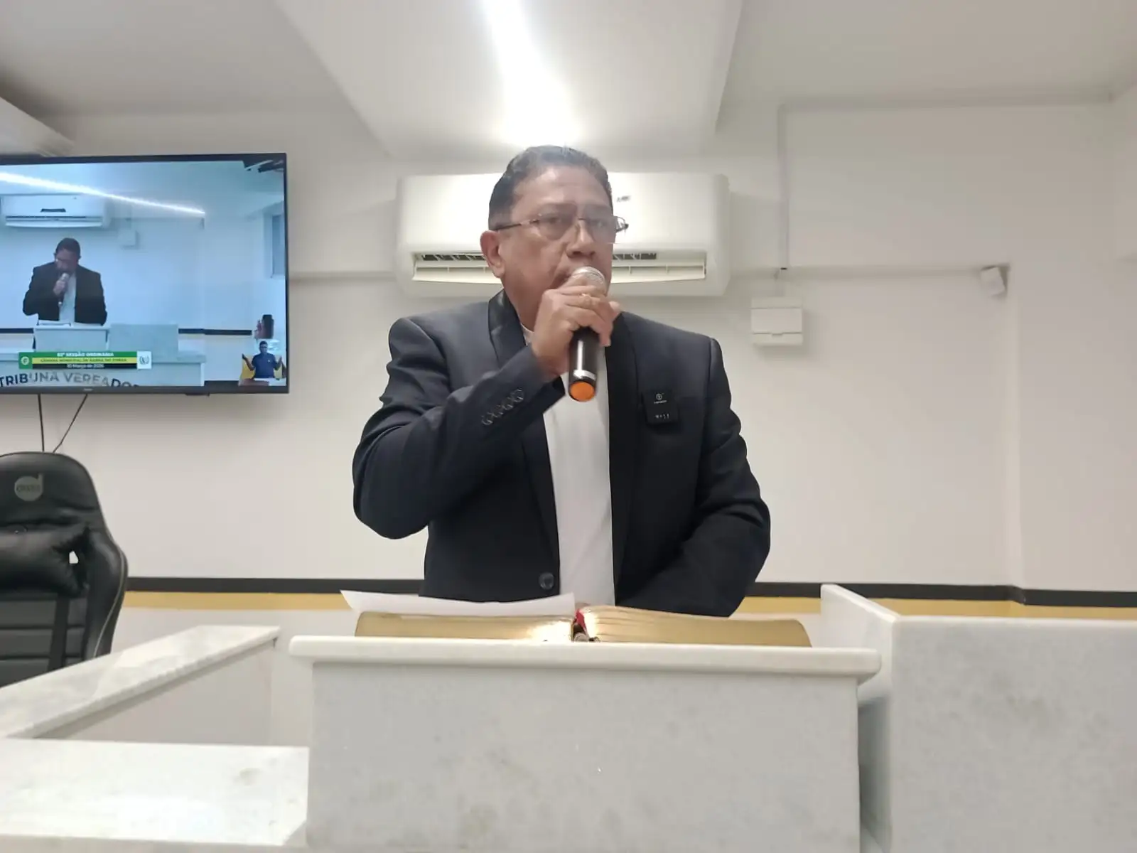 Vereador Acioneis Nunes destaca mutirões de cirurgias, obras no Tamarindo e defende valorização de professores na aposen
