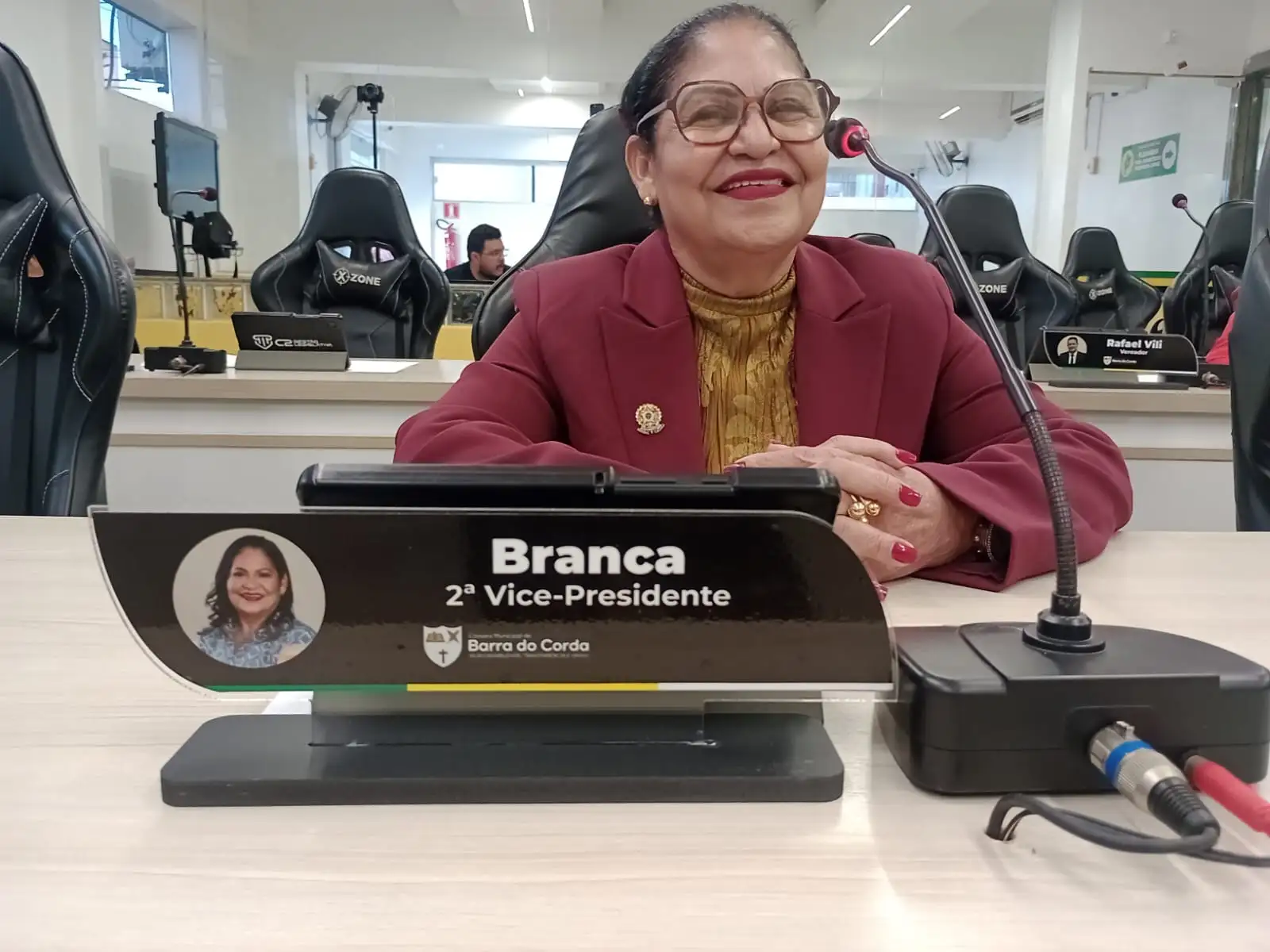 Vereadora Branca cobra soluções para alagamentos, falta de água e estradas precárias, e exalta projetos sociais e atendi