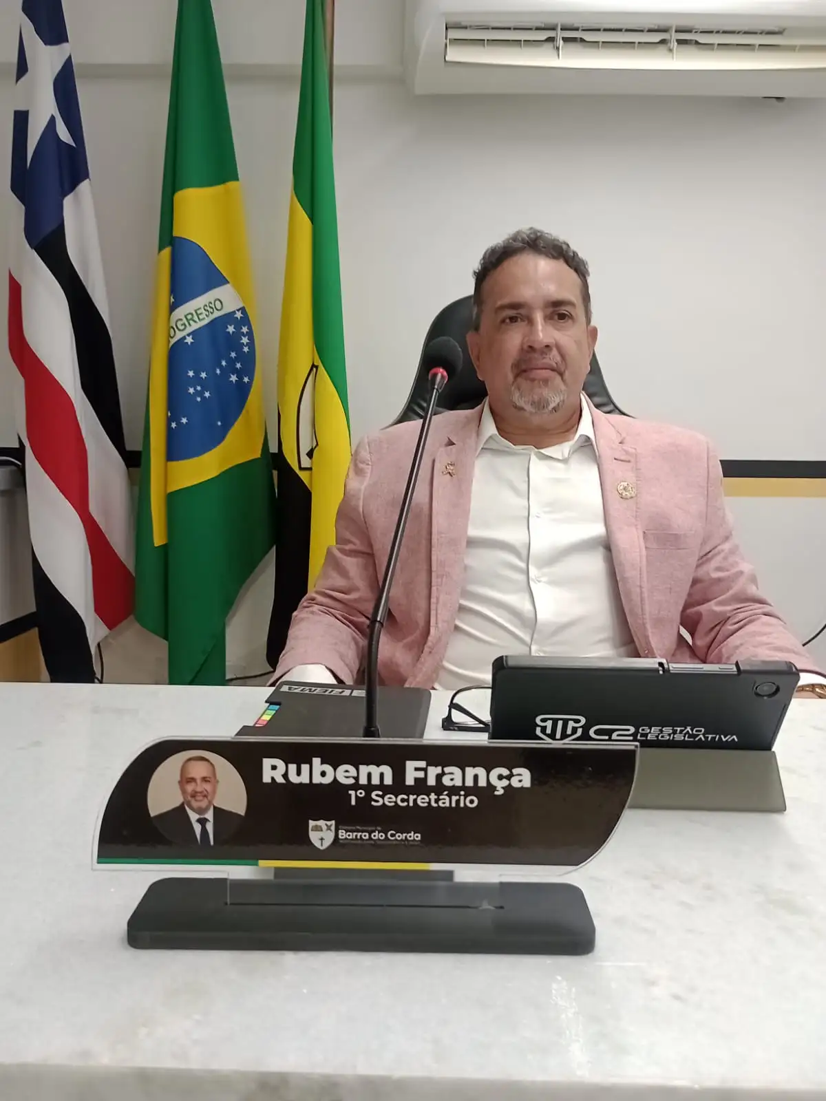 Vereador Rubens França cobra obras em estradas, defende mais segurança no trânsito e homenageia liderança rural Negro do